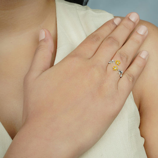 Silver Mini Marigold Petal Ring